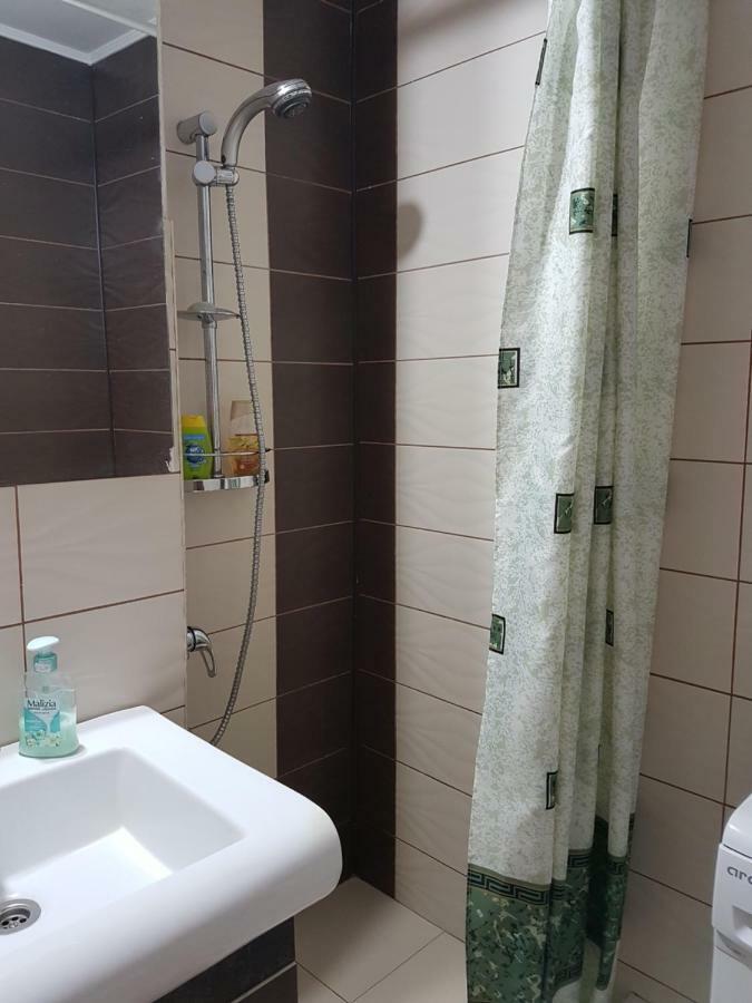 Apartament Aura Lägenhet Oradea Exteriör bild