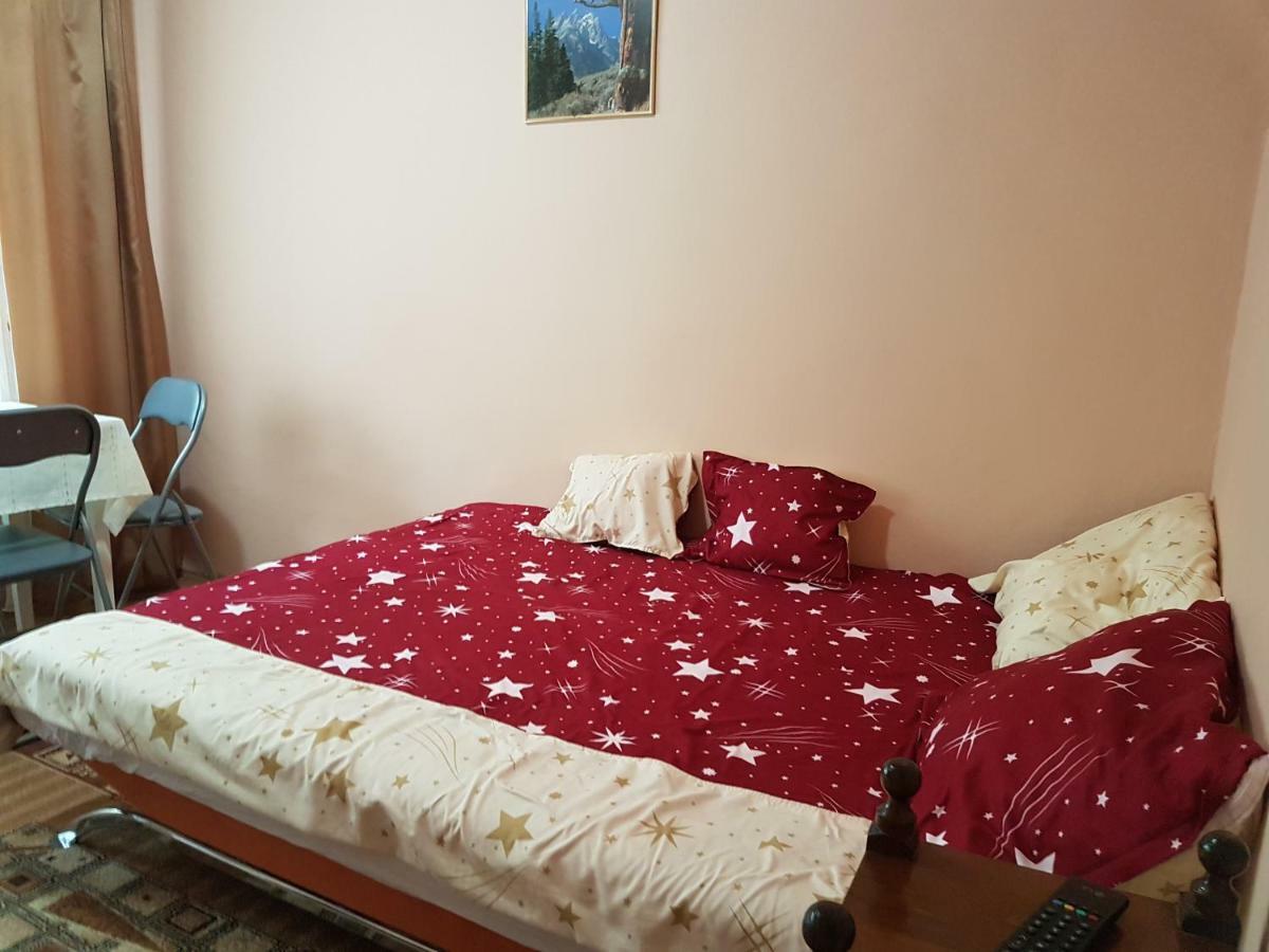 Apartament Aura Lägenhet Oradea Exteriör bild