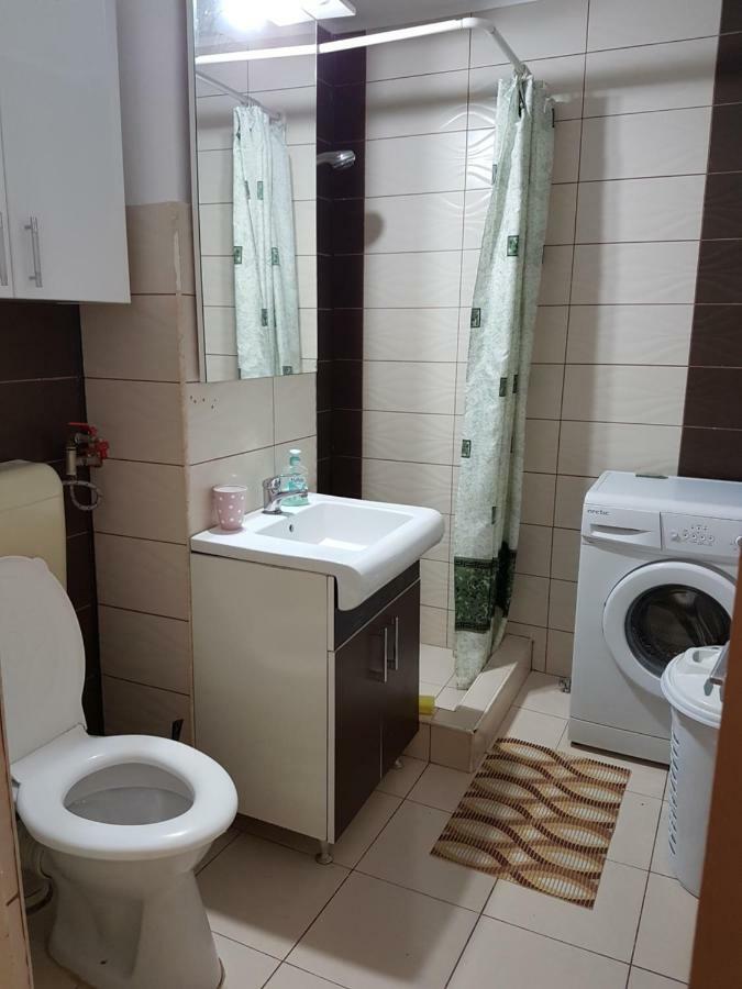 Apartament Aura Lägenhet Oradea Exteriör bild