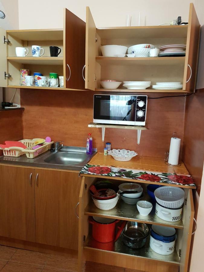 Apartament Aura Lägenhet Oradea Exteriör bild